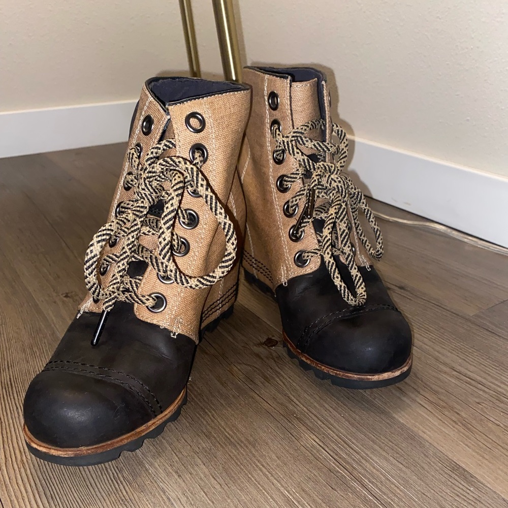Sorel Joan of Arctic